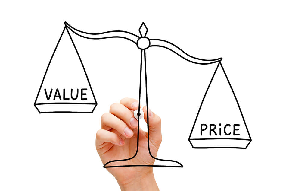 a scale balancing the words ‘value’ and ‘price’