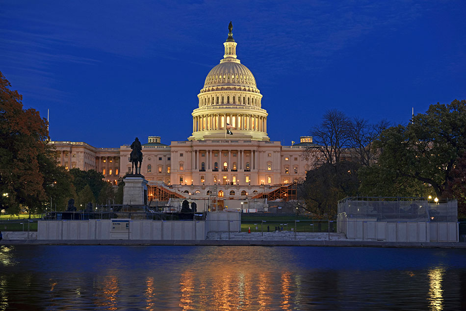 White House landscape at night