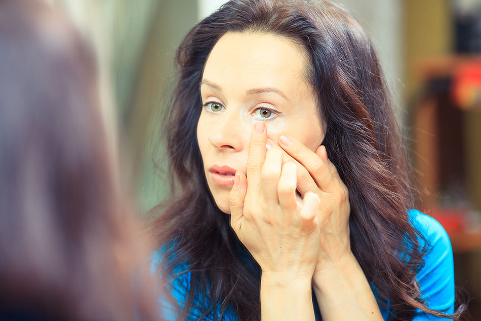 woman feeling confident in contacts